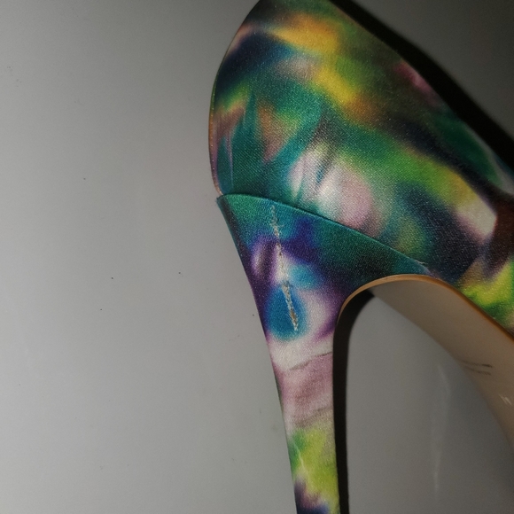 Shoes - Picture 4 of 5